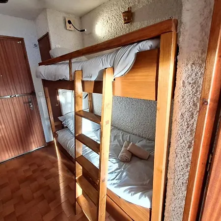 Studio With Balcony Near Ski Lifts Apartmán